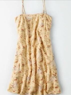 American Eagle Outfitters Pale Yellow Floral Slip size L